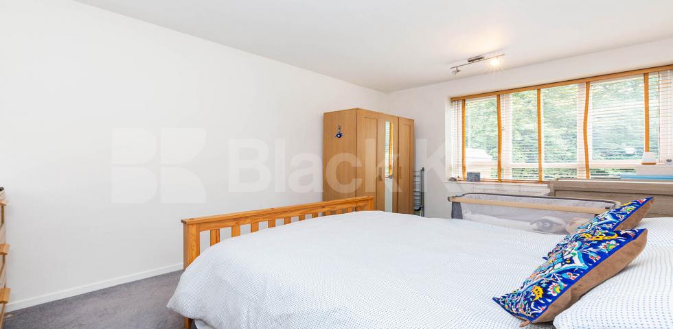			1 Bedroom, 1 bath, 1 reception Flat			 Crescent Road, CROUCH END